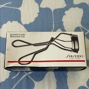 Shiseido Black Eyelash Curler